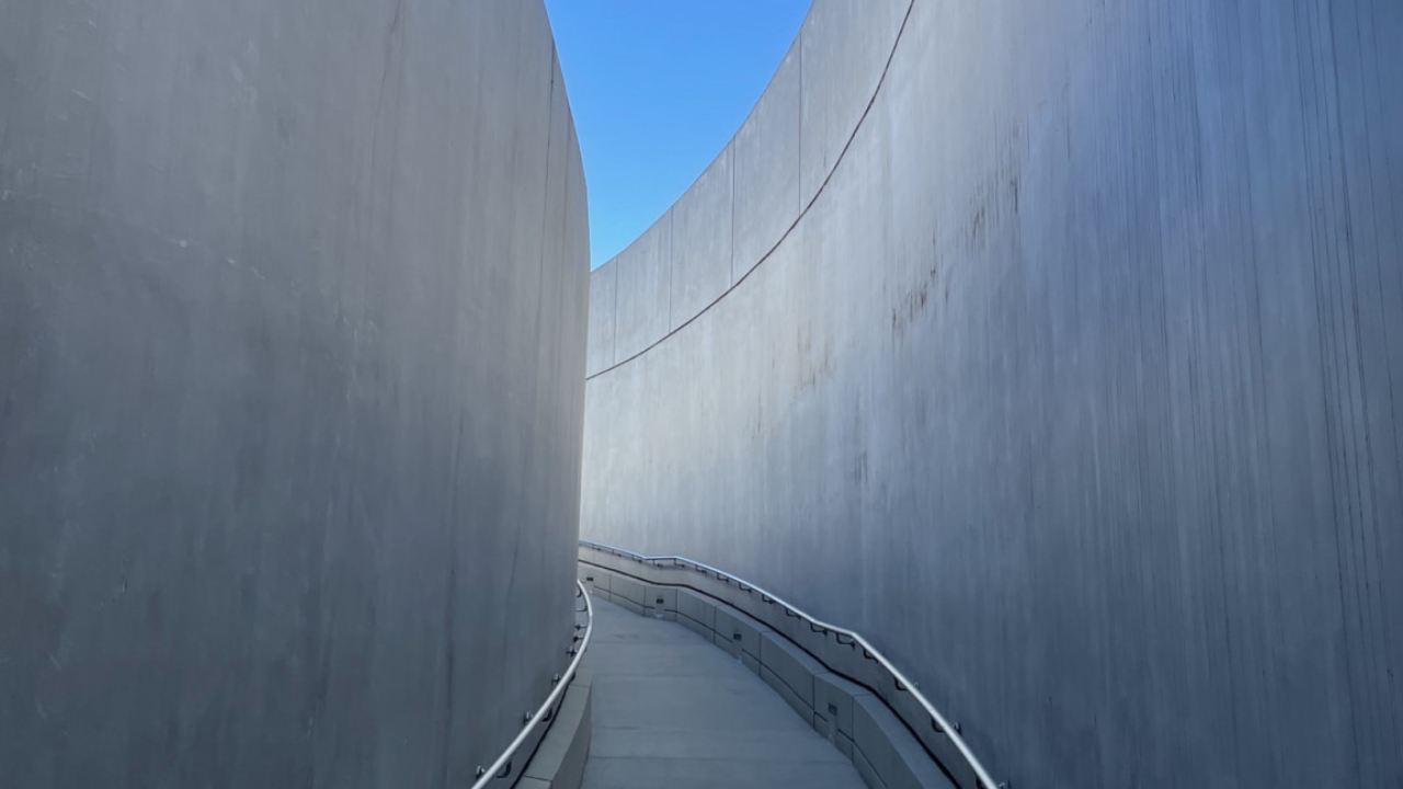 未来へ向かうイメージ